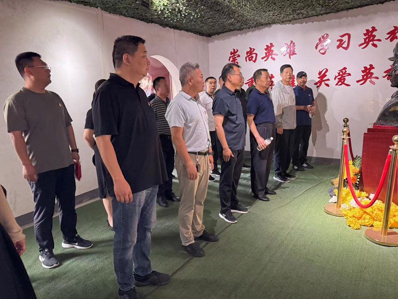 中公監(jiān)理公司黨支部與養(yǎng)護(hù)工區(qū)黨支部聯(lián)建開展“學(xué)黨規(guī)、嚴(yán)黨性、弘揚(yáng)斗爭精神”主題黨日活動